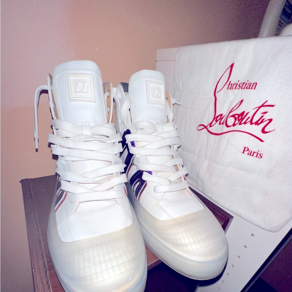 Selling my Christian louboutin don’t wear them anymore I need them gone asap !!